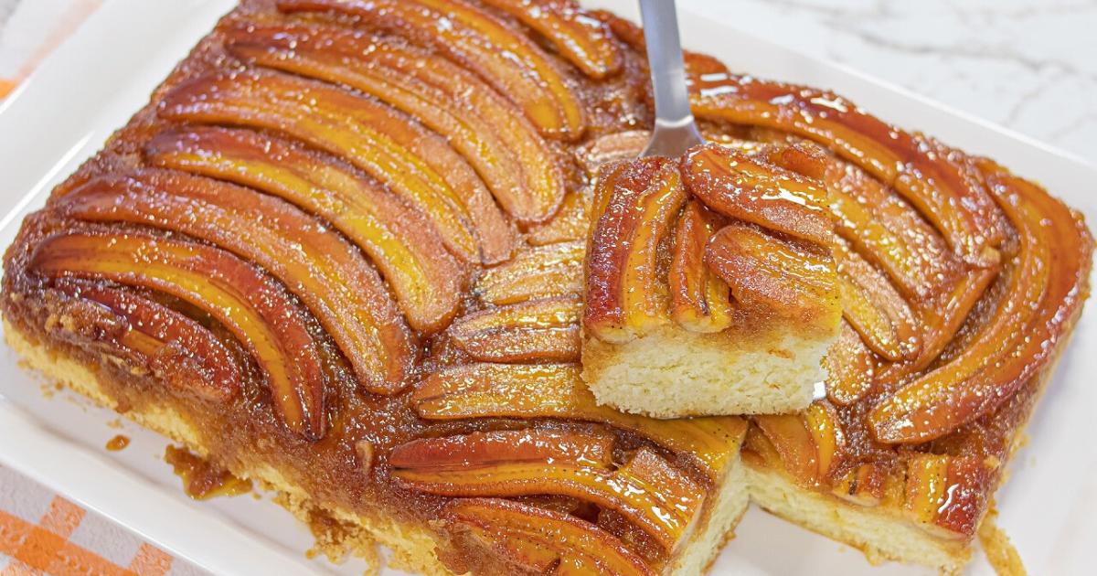 Bolo de Banana Caramelizada Com a Massa Super Fofinha e Muito Fácil de Fazer O...