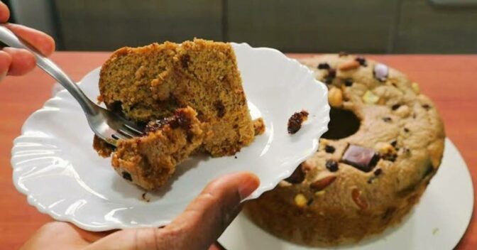 Bolos: Bolo de Banana com Aveia e Pedaços de Chocolate por Cima