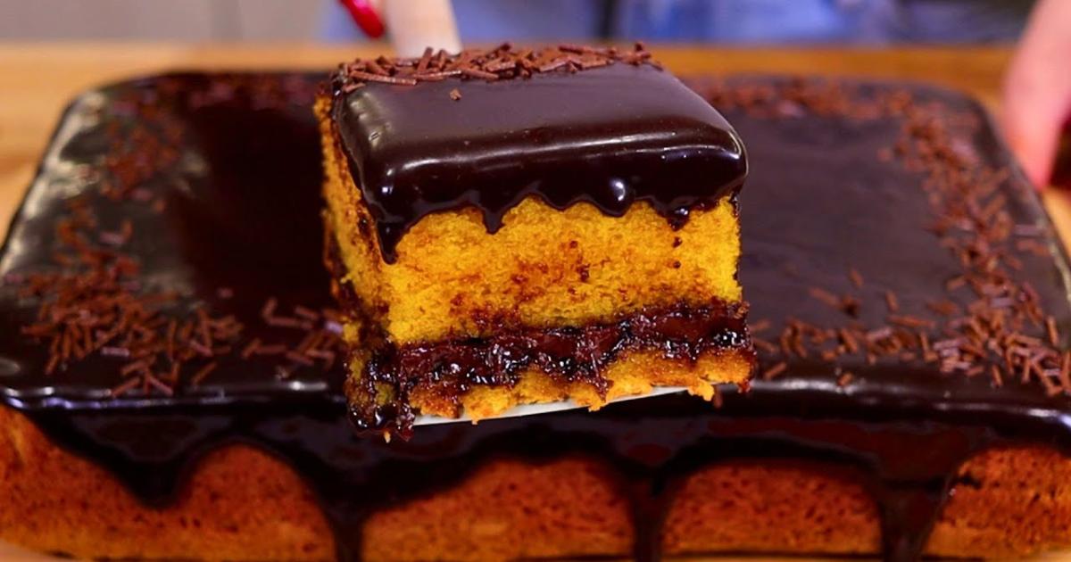 Bolo de Cenoura Super Fofinho Com Cobertura de Chocolate Muito Delicioso O Bolo de Cenoura...