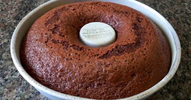 Bolos: Bolo de Chocolate de Liquidificador Super Fofinho