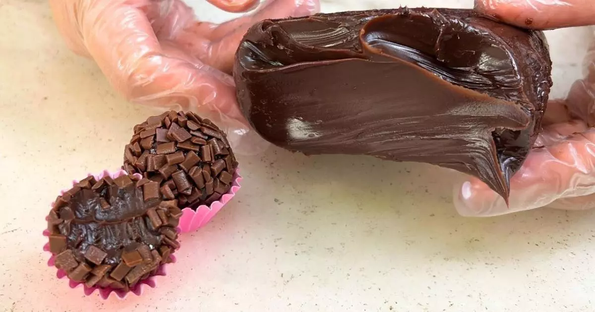 Esse brigadeiro é ideal para ser servido em festas, como sobremesa ou até mesmo para...