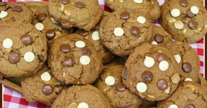 Biscoitos: Cookies Com Gotas de Chocolate Que Derrete Na Boca