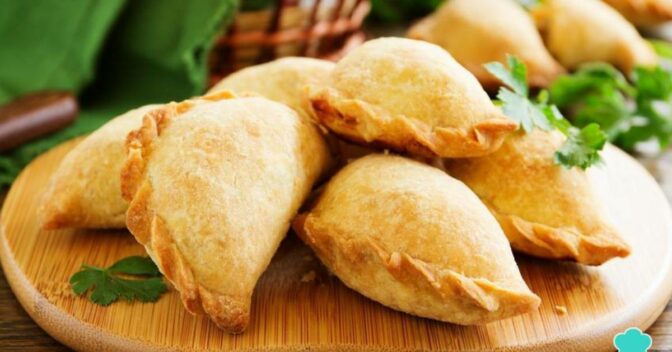 Lanche: Empanadas Argentinas de Carne com Massa Crocante e Sabor Incrível