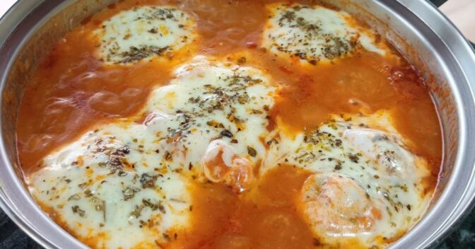 Especiais: Ovos à Parmegiana Perfeitos para um Almoço Rápido e Saboroso