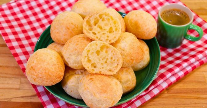 Lanche: Pão de Queijo Tradicional Muito Delicioso