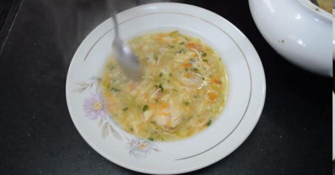 Sopa: Sopa de Frango com Legumes Cremosa e Rápida de Preparar