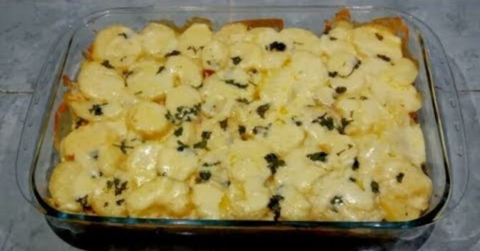 Especiais: Batata Recheada de Forno Deliciosa e Simples de Fazer para o Almoço no Dia dos Pais!