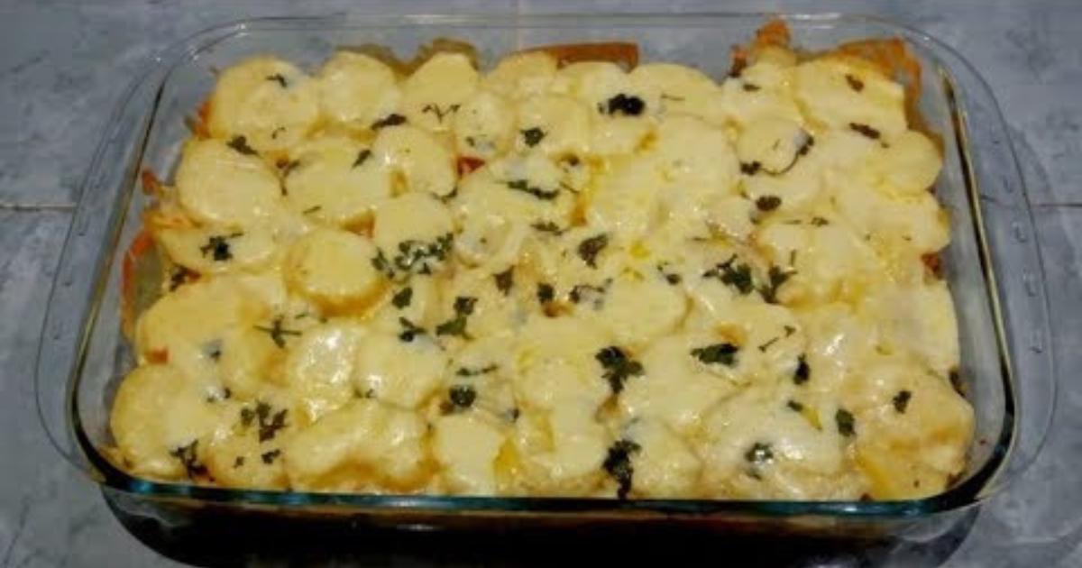 A batata recheada de forno é um prato delicioso e versátil, ideal para qualquer refeição....