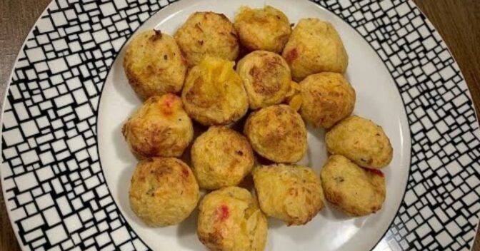 Especiais: Lanchinho Saudável! Bolinho Fit de Queijo com Frango, Fáceis de Fazer e Fica Incrivelmente Gostosos.