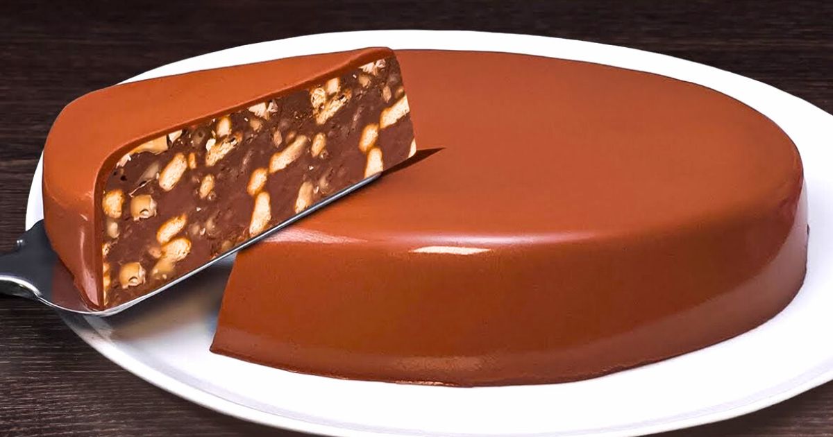 Esse bolo de chocolate é a solução perfeita para quem quer uma sobremesa rápida e...