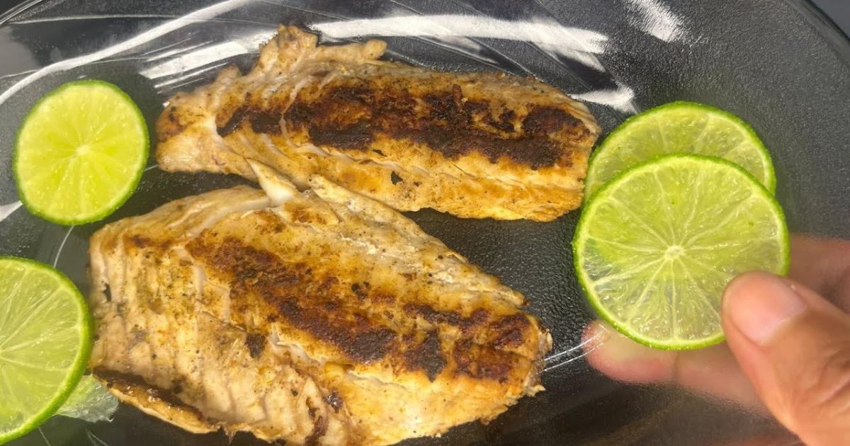 O filé de peixe grelhado é uma opção deliciosa e saudável para qualquer refeição. Esta...