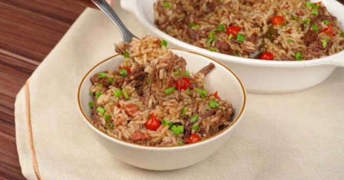 Carnes: Arroz com Fraldinha Desfiada na Panela de Pressão Receita Fácil e Saborosa