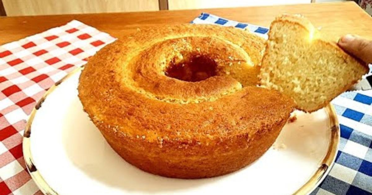 Bolo de Coco Feito Com Maria Mole Fofinho e Delicioso