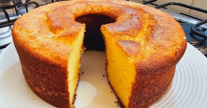 Bolos: Bolo de Fubá Com Leite Quente e Sem Farinha