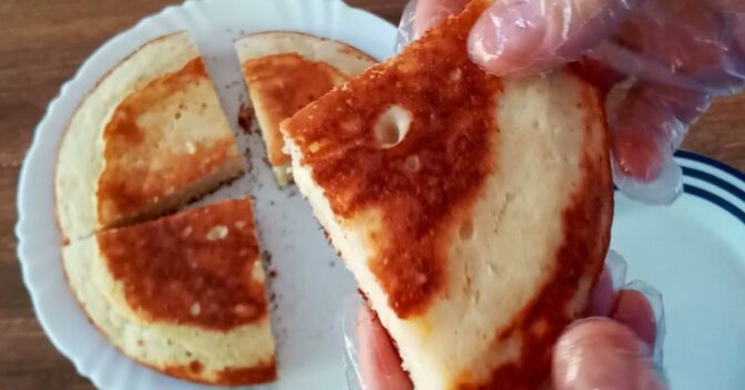 Lanche: Bolo de banana com amido na frigideira sem leite e trigo