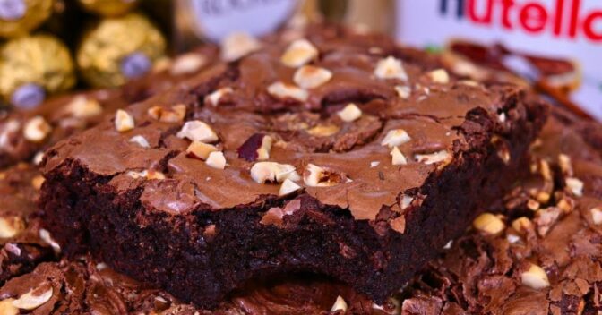 Brownies: Brownie Com a Casquinha Super Crocante e Molhadinho Por Dentro