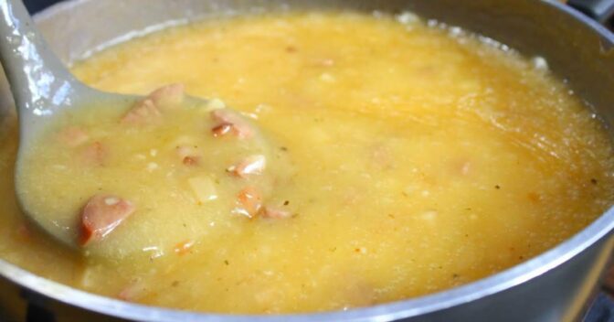 Caldos: Caldo de Mandioca com Calabresa