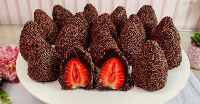 Doces: Coxinha de Brigadeiro de Morango