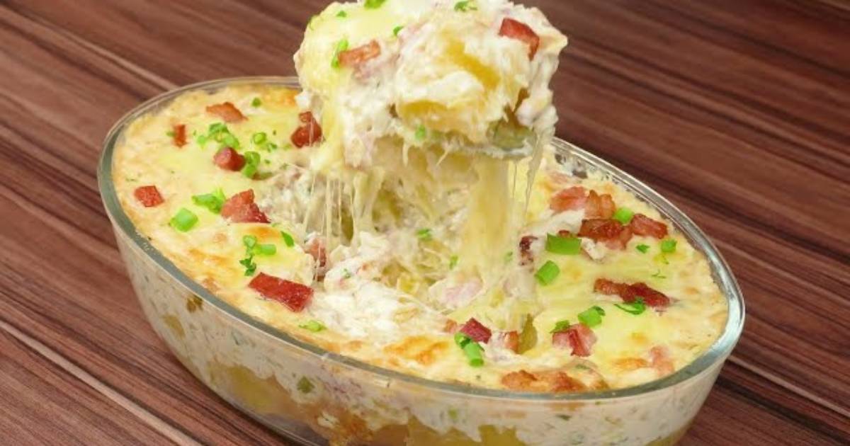 A mandioca cremosa assada com bacon é uma receita simples e deliciosa, perfeita para qualquer...