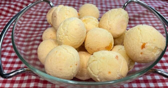 Pães: Pão de Queijo Perfeito com Polvilho Doce e Azedo que Não Murcha