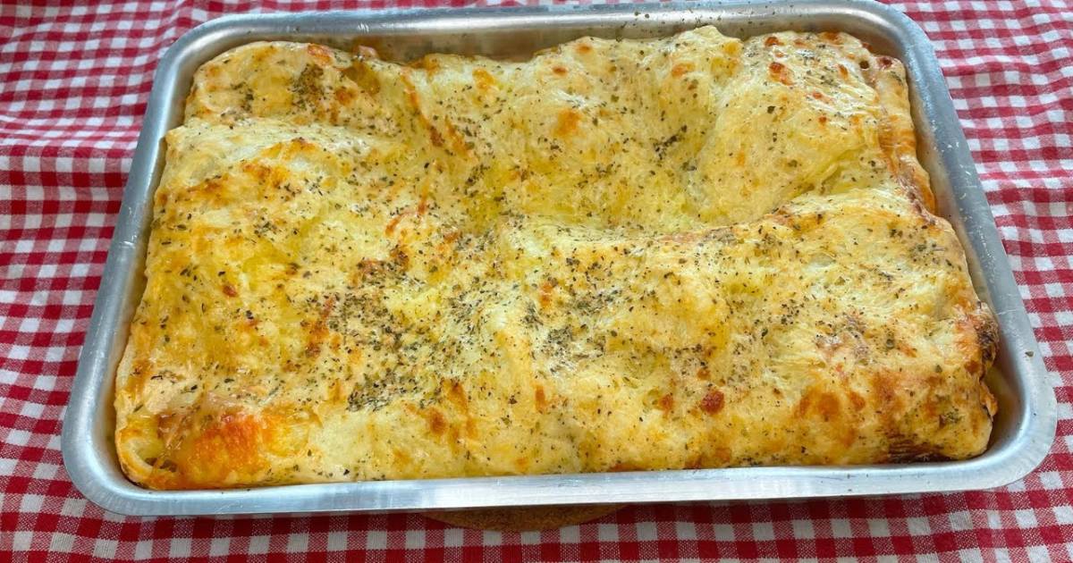 Pão de Queijo Recheado na Assadeira com Presunto e Queijo Fácil e Rápido