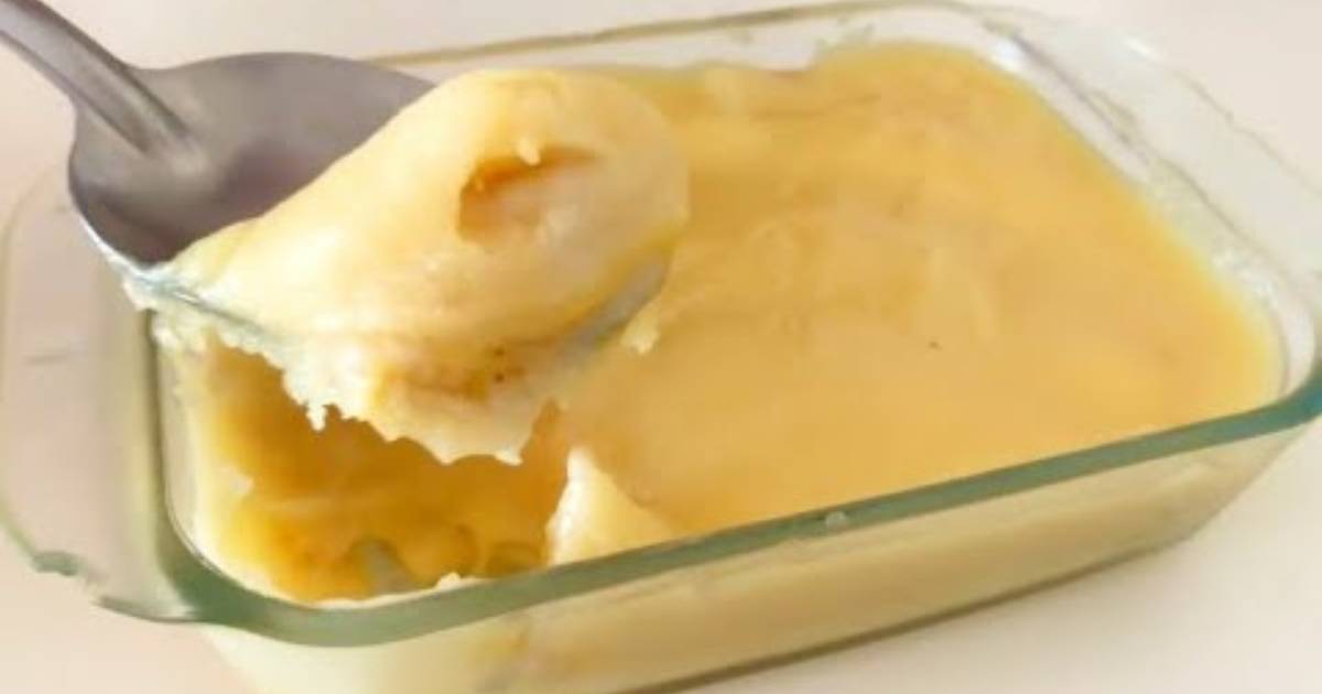 O pavê de banana com três ingredientes é uma sobremesa rápida, prática e saborosa, ideal...