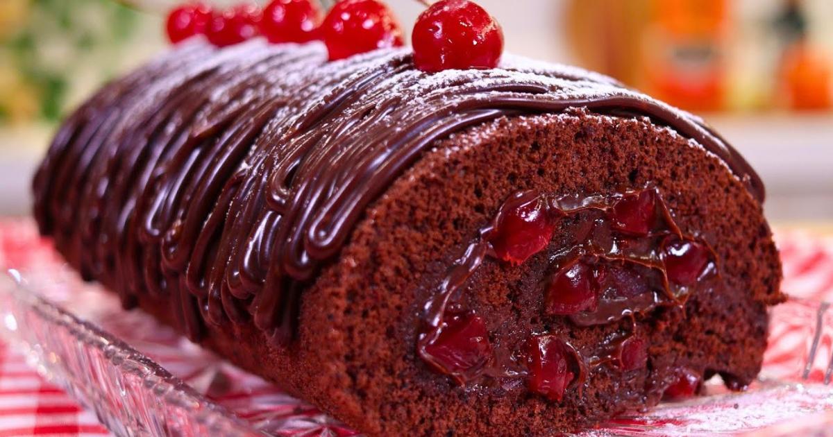 Rocambole de Chocolate Com Cereja Bem Fofinho e Chocolatudo