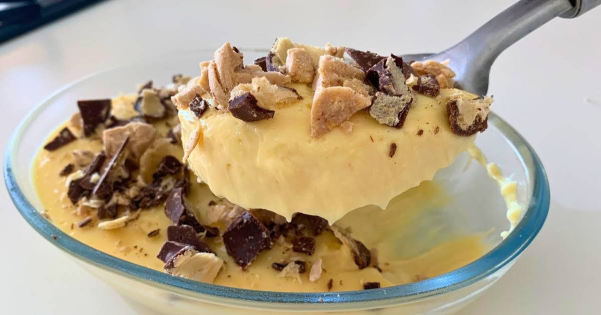 Uma sobremesa simples e rápida de preparar, a receita de maracujá cremosa com chocolate é...