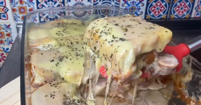 Lanche: Cachorro Quente de Forno Super Cheesy e Irresistível