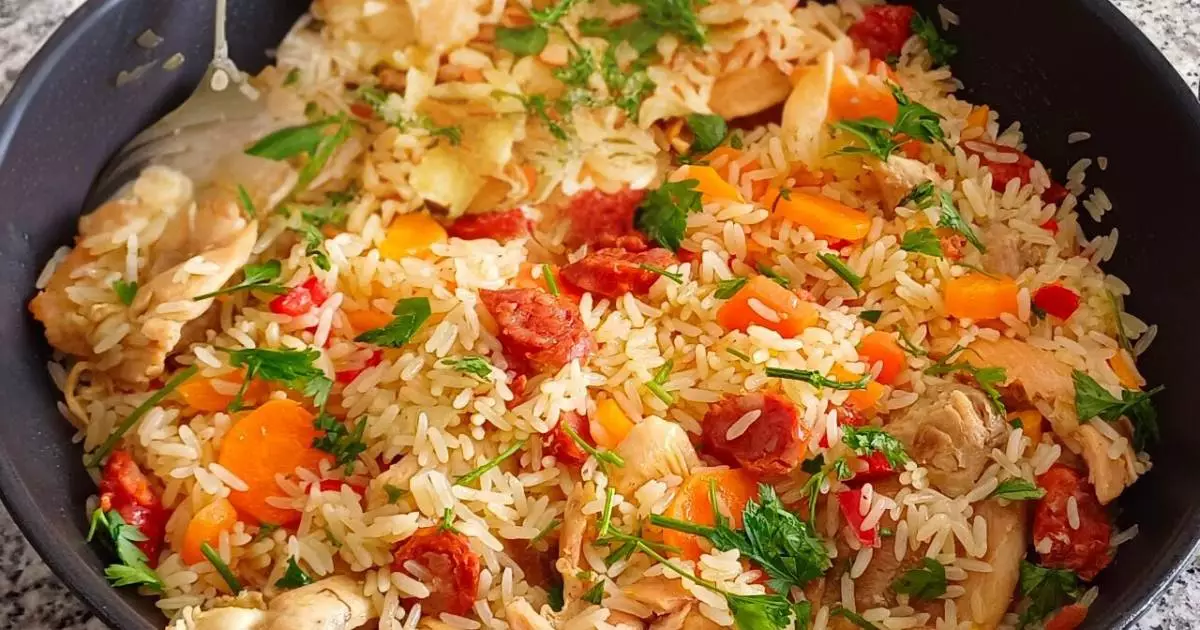 O Arroz de Frango com Linguiça é uma receita prática e deliciosa, ideal para aqueles...