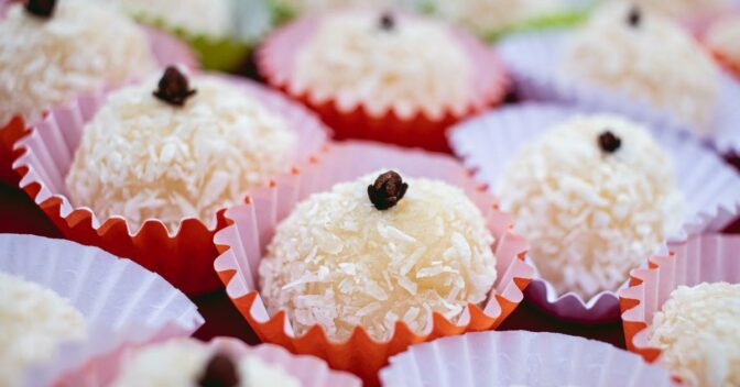 Doces: Beijinho de Leite Ninho que Não Vai ao Fogo