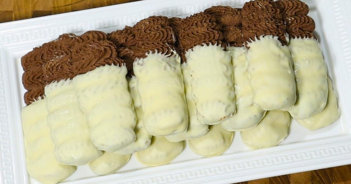 Biscoito Amanteigado Com Casquinha de Chocolate Que Derrete Na Boca O Biscoito Amanteigado Com Casquinha...