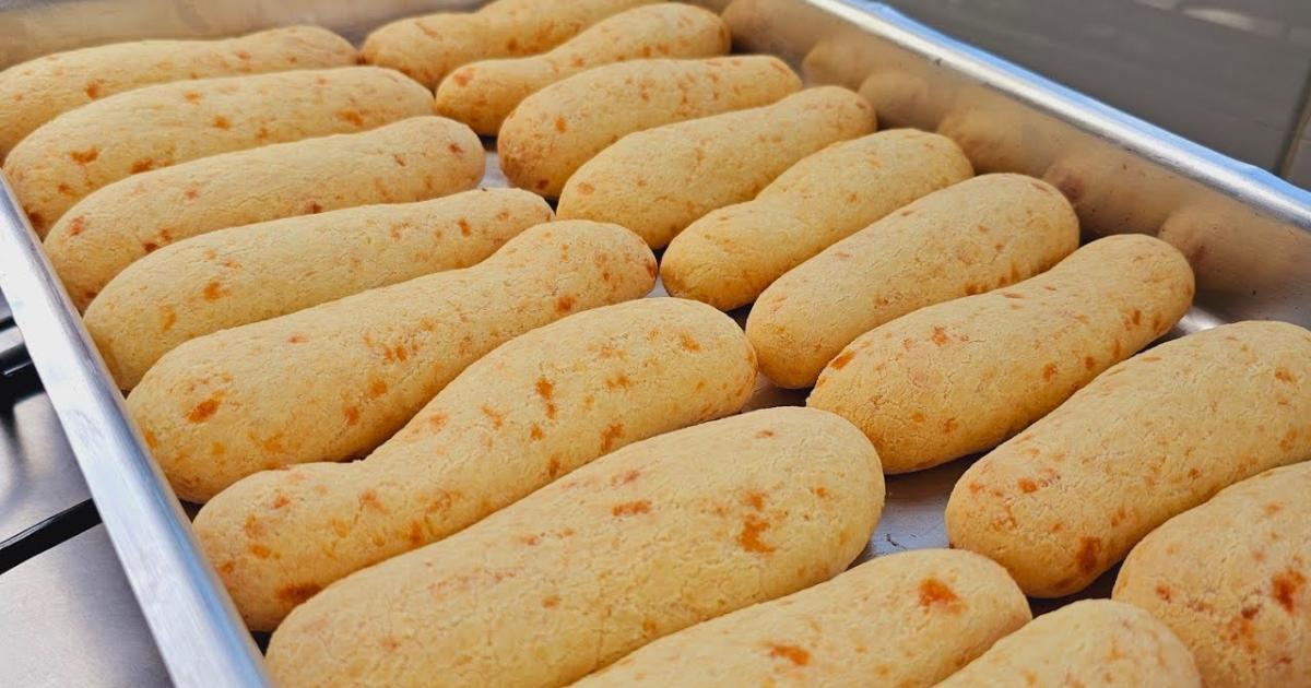 O Biscoito de Polvilho Assado é uma deliciosa opção de lanche tradicional, com uma crocância...