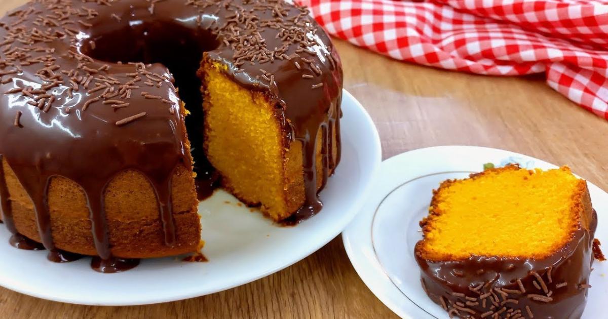 O Bolo de Cenoura Super Delicioso é uma sobremesa clássica que agrada a todos com...