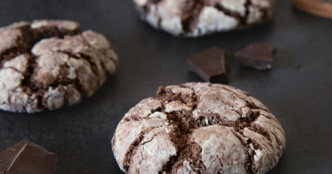 Biscoitos: Broinhas de Chocolate Craqueladas Receita Fácil para Biscoitos Irresistíveis!