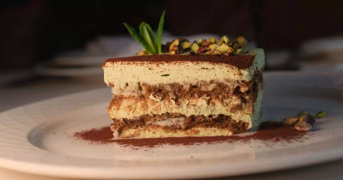 O Cheesecake de Tiramisu é uma deliciosa combinação entre o clássico cheesecake e o famoso...