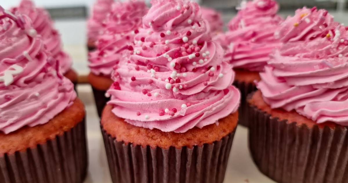 Cupcake Rosa Barbie fácil recheado e perfeito para festas