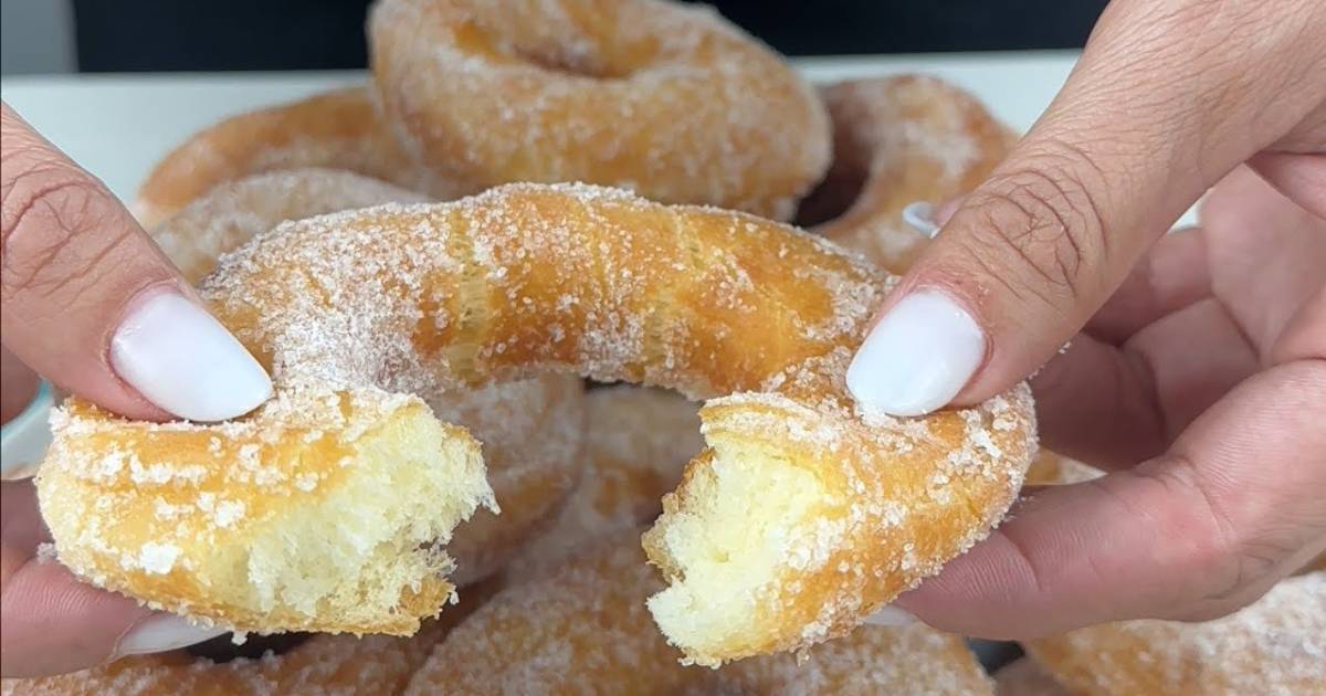 Quer aprender a fazer deliciosas rosquinhas caseiras, gastando pouco e sem sair de casa? Esta...