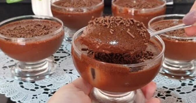 Sobremesas: Mousse de Chocolate Muito Cremoso