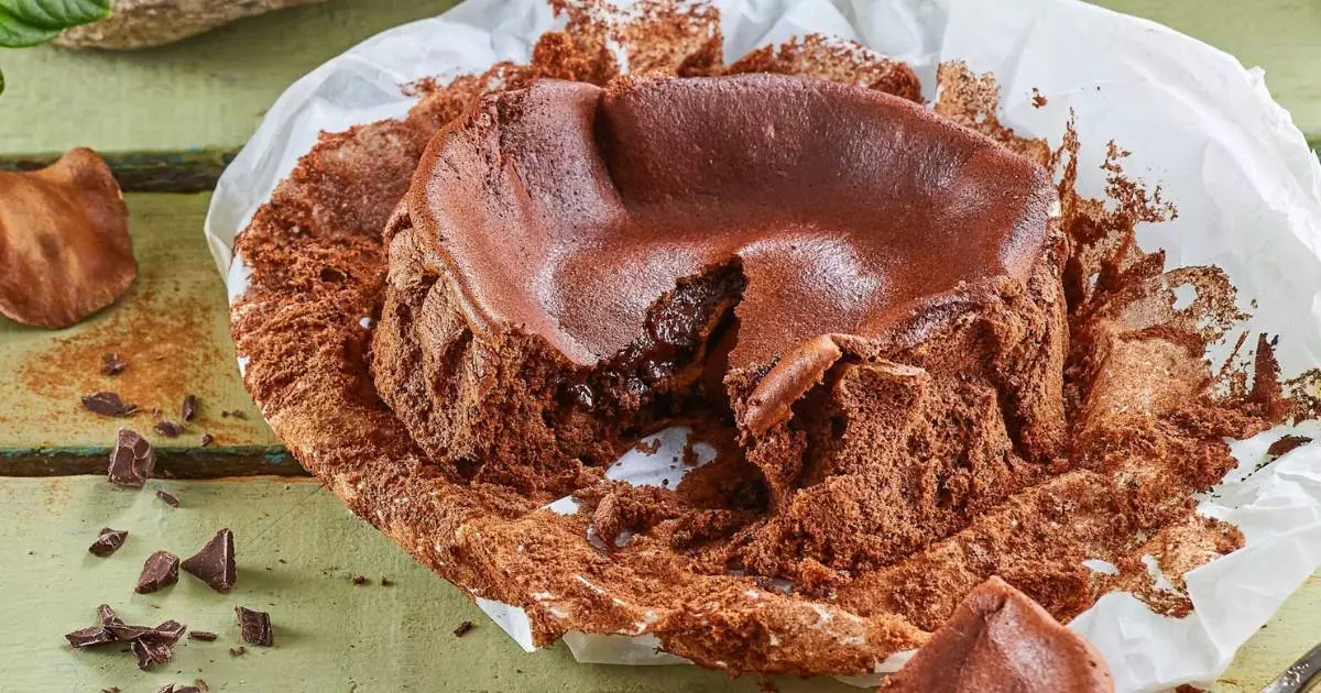 Este Pão de Ló Húmido de Chocolate é uma versão irresistível do tradicional pão de...