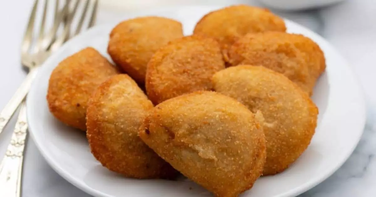 Rissole de Carne com Massa Crocante e Recheio Suculento