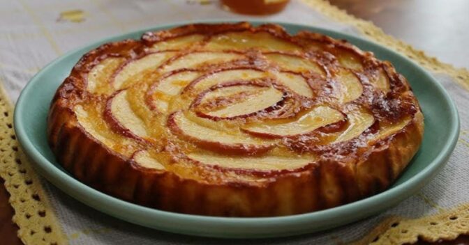 Tortas: Tarte de Maçã com Massa Crocante e Recheio de Frutas Suculentas