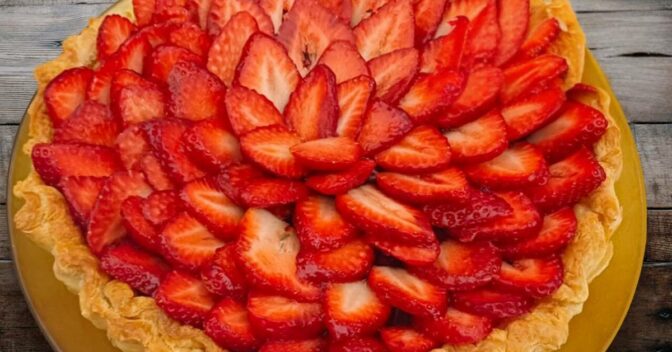 Tortas: Tarte de Morangos Fácil e Deliciosa Receita Irresistível de Sobremesa