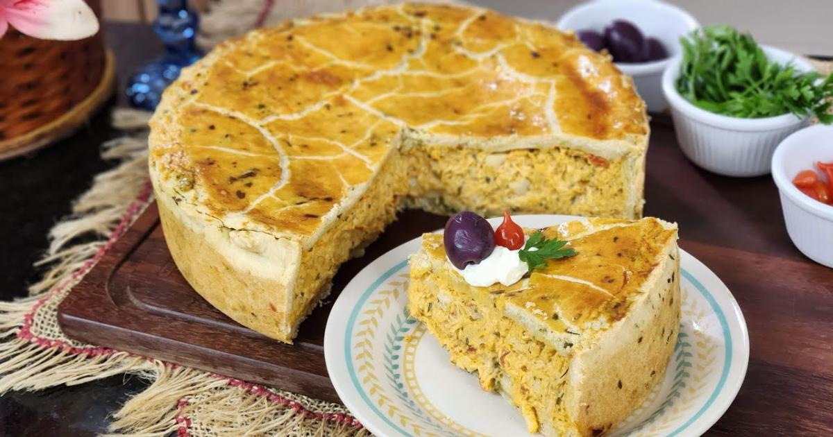 Torta de Frango Cremosa com Palmito: Receita Rápida e com Massa Temperada Deliciosa!