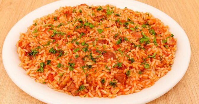 Especiais: Arroz com Linguiça Toscana: Receita Fácil para um Almoço Muito Gostoso!