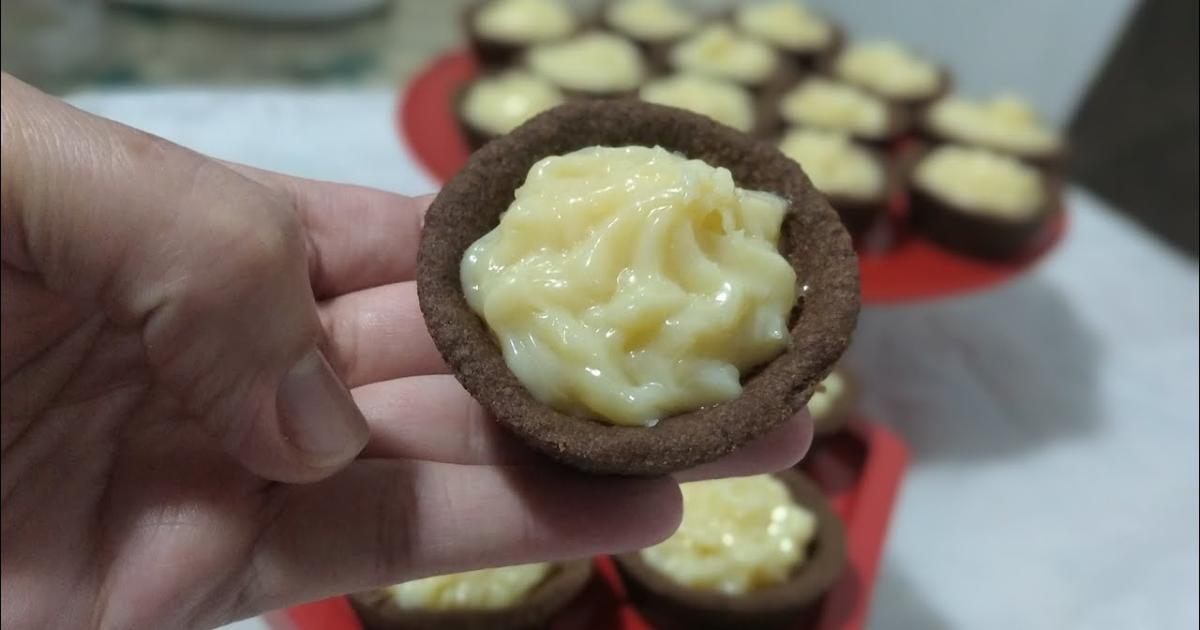 A empadinha de prestígio é uma deliciosa versão doce da tradicional empada, com uma massa de...