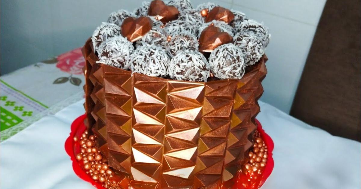 Origami Cake: Massa Chiffon de Chocolate com Recheio de Prestígio!