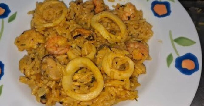 Especiais: Arroz com Mariscos com Camarão, Lula, Mexilhão e Peixe