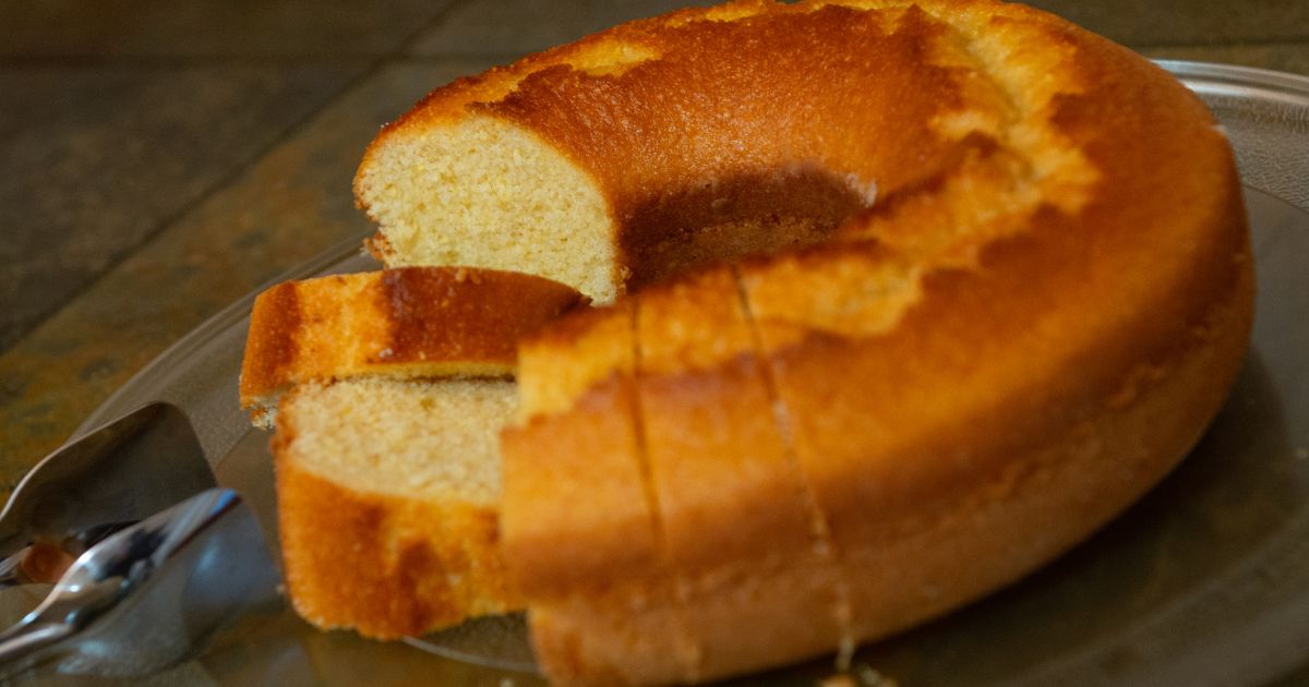 Vem agora saber como preparar um delicioso bolo de fubá fofinho feito no liquidificador....