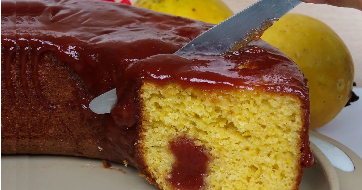 Venha já saber como fazer um bolo de fubá com goiabada de liquidificador e deixar...